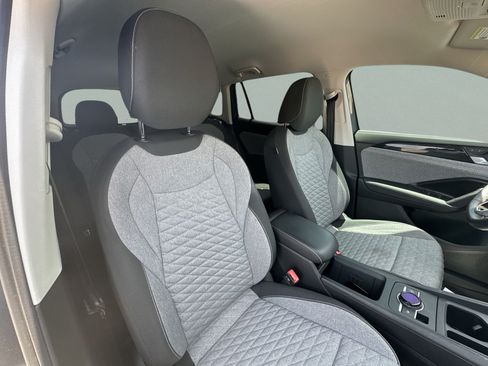Used 2025 Volkswagen Tiguan S FWD image 38