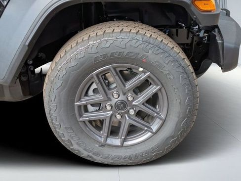New 2026 Jeep Gladiator Sport image 9