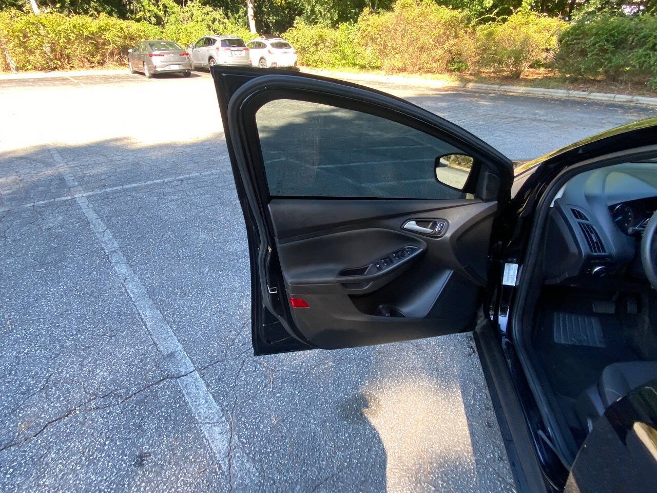 Used 2017 Ford Focus SEL FWD image 13