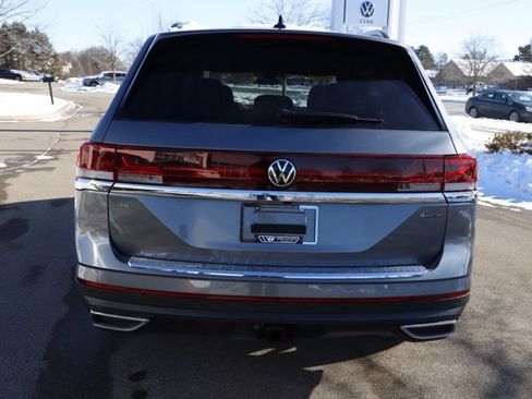 Used 2024 Volkswagen Atlas SE image 4