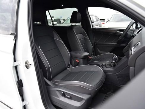 Certified 2024 Volkswagen Tiguan SEL R-Line AWD/4WD image 22
