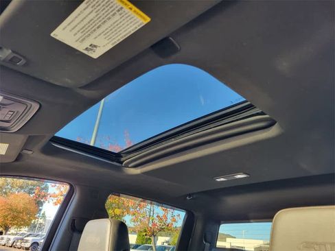 Used 2020 GMC Sierra 1500 AT4 w/ Technology Package image 17