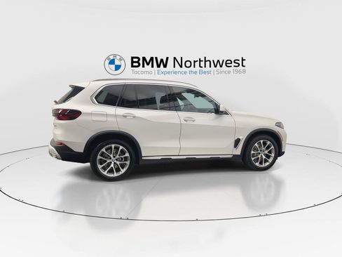 New 2026 BMW X5 xDrive40i AWD/4WD image 4