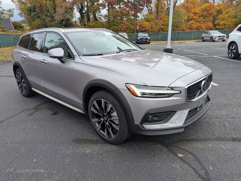 New 2026 Volvo V60 B5 Cross Country Ultra w/ Protection Package Premier image 2