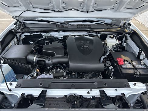 Certified 2023 Toyota Tacoma TRD Off-Road image 13