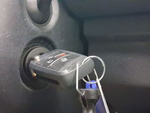 Used 2025 Volkswagen Jetta Sport image 21