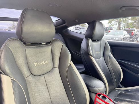 Used 2013 Hyundai Veloster Turbo FWD image 21