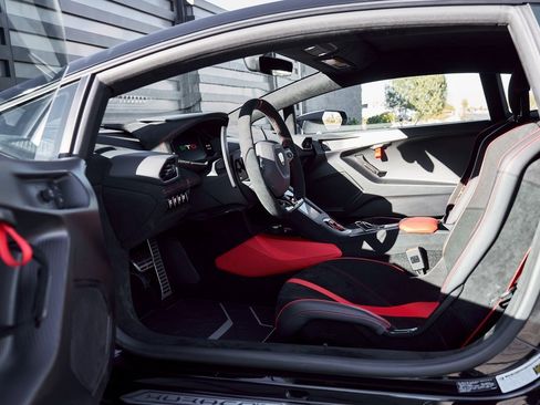 Used 2024 Lamborghini Huracan STO image 37