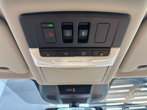 Used 2023 Nissan Rogue Platinum w/ Platinum Premium Package image 44