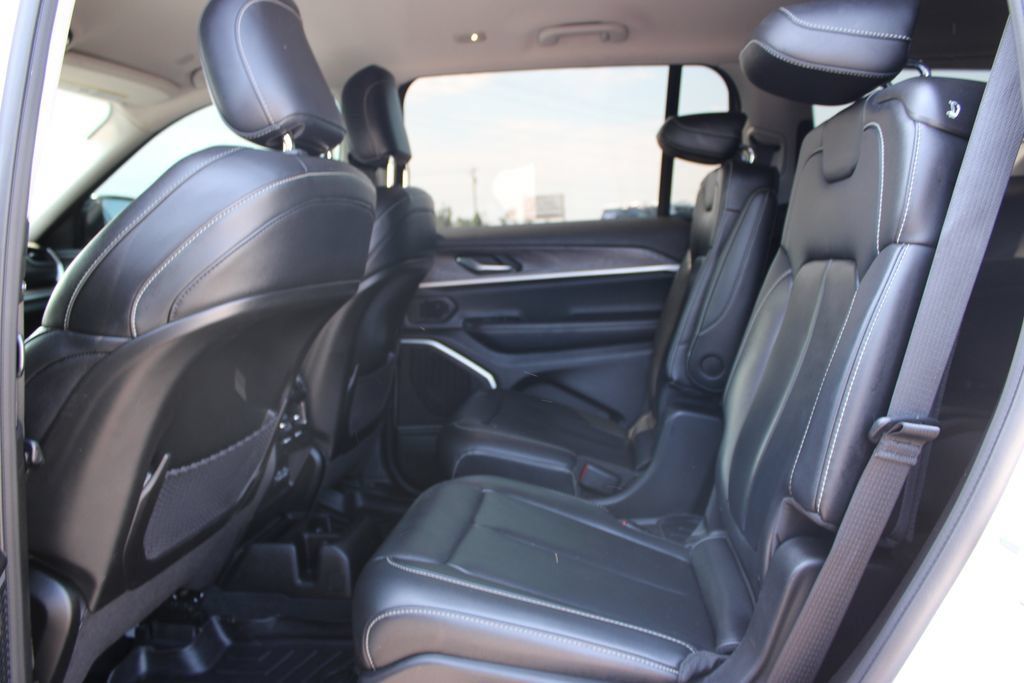 Used 2022 Jeep Grand Cherokee L Limited RWD image 26