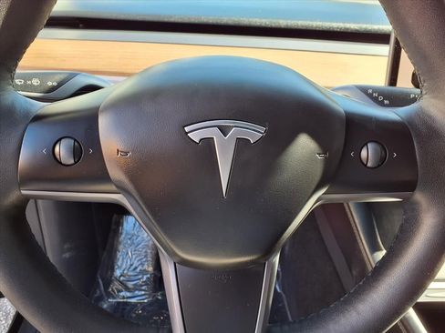 Used 2023 Tesla Model Y Long Range image 25