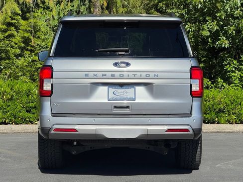 Used 2022 Ford Expedition XLT AWD/4WD image 32