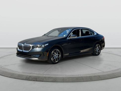 Used 2026 BMW 530i xDrive AWD/4WD image 3