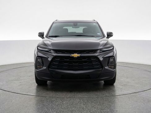 Used 2025 Chevrolet Blazer LT FWD image 2