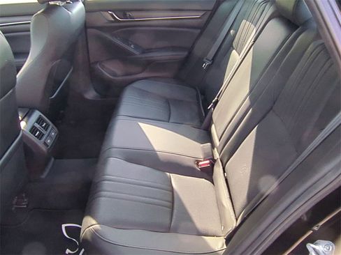 Used 2022 Honda Accord Touring image 16