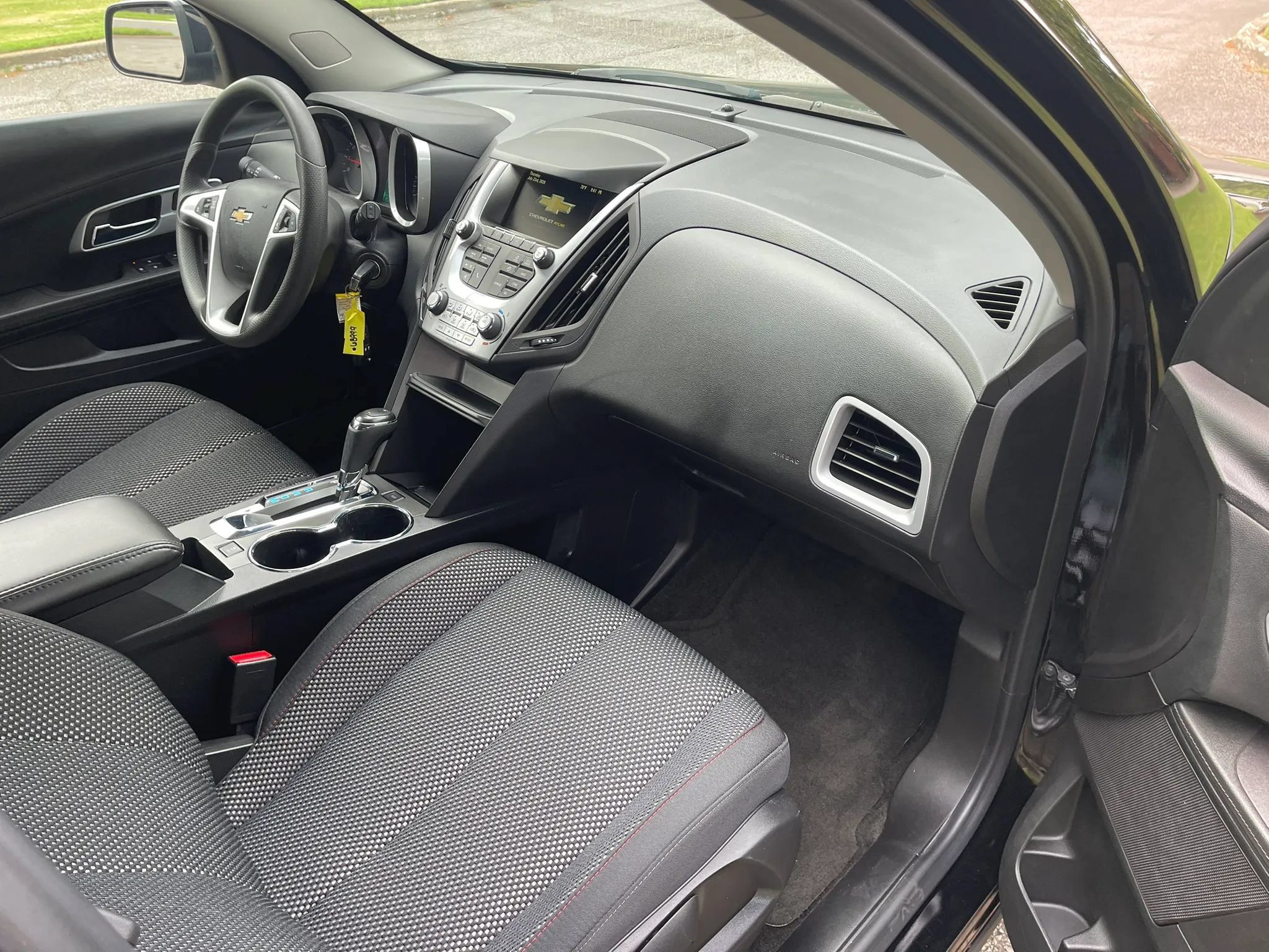 Used 2017 Chevrolet Equinox LT FWD image 14