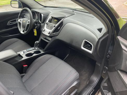 Used 2017 Chevrolet Equinox LT FWD image 14