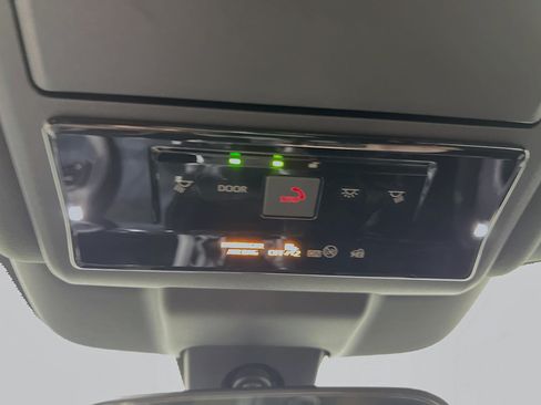 Used 2026 Toyota RAV4 SE w/ Convenience Package AWD/4WD image 21