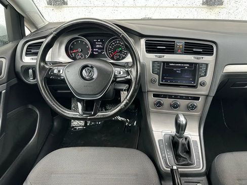 Used 2017 Volkswagen Golf S image 17