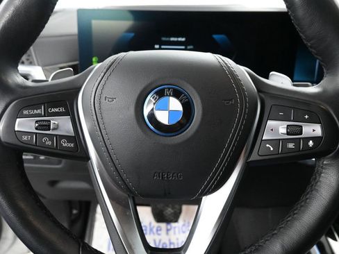 Used 2025 BMW X5 xDrive50e AWD/4WD image 29
