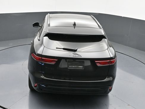 Used 2022 Jaguar F-PACE S image 39