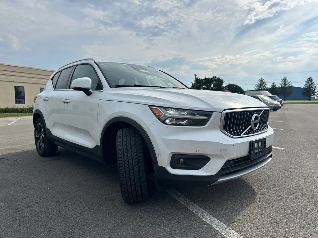 Used 2019 Volvo XC40 T4 Inscription FWD image 13