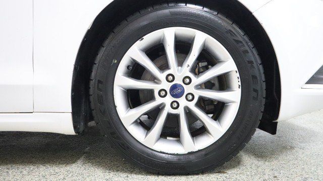 Used 2017 Ford Fusion SE FWD image 19