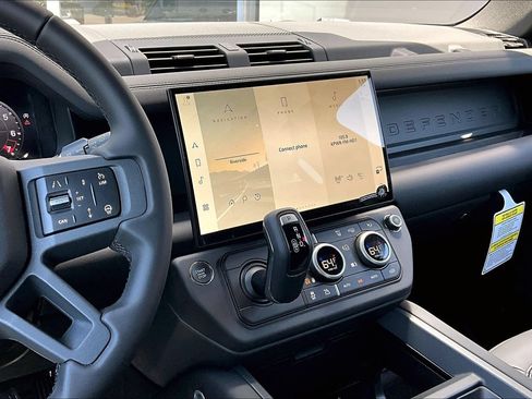 New 2026 Land Rover Defender 130 S AWD/4WD image 7