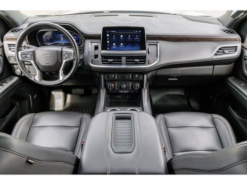 Used 2022 Chevrolet Suburban Z71 image 12