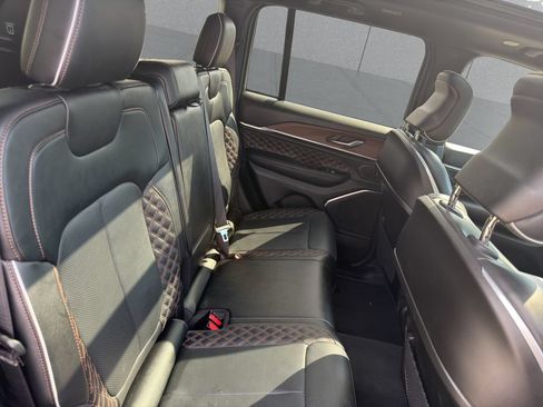 Used 2023 Jeep Grand Cherokee Summit AWD/4WD image 21