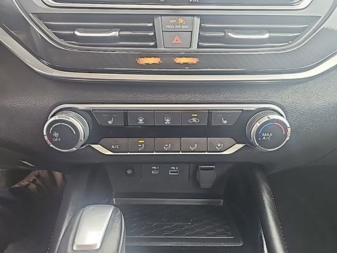 Used 2023 Nissan Altima 2.5 SR w/ SR Premium Package image 16