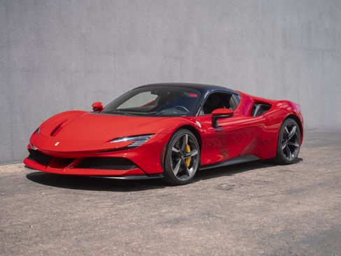 Used 2022 Ferrari SF90 Spider AWD/4WD image 12