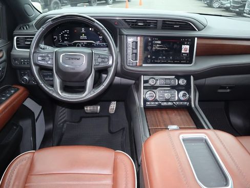 Used 2023 GMC Yukon Denali Ultimate AWD/4WD image 18