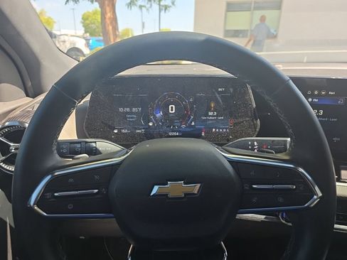 Used 2025 Chevrolet Equinox LT w/ Convenience Package II AWD/4WD image 14