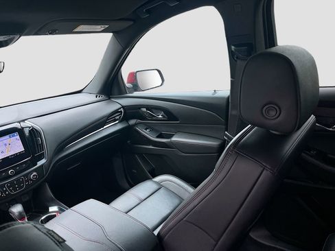 Used 2023 Chevrolet Traverse RS image 24