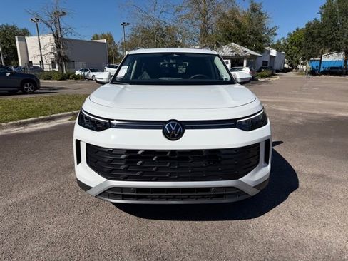 New 2026 Volkswagen Tiguan SE FWD image 2