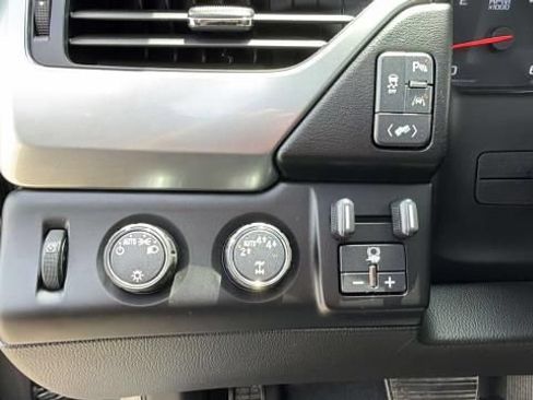 Used 2018 Chevrolet Tahoe LT AWD/4WD image 10