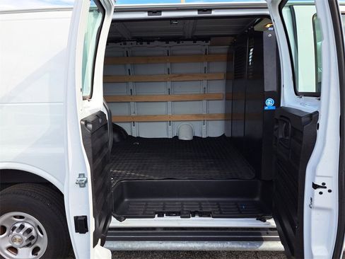 Used 2024 Chevrolet Express 2500 Work Van w/ Driver Convenience Package image 6