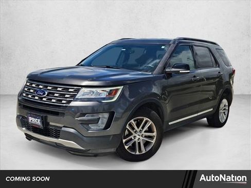 Used 2017 Ford Explorer XLT w/ Equipment Group 201A image 1