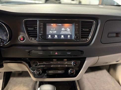 Used 2021 Kia Sedona EX image 13