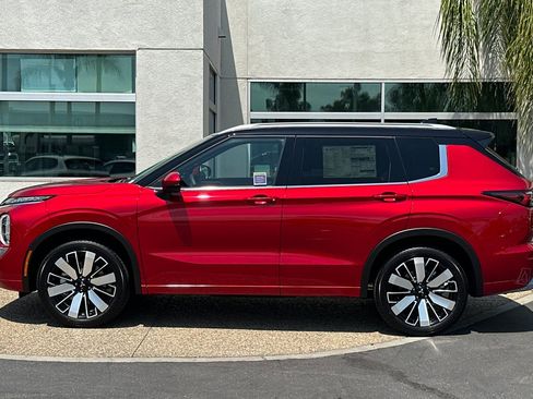 New 2025 Mitsubishi Outlander SEL image 7
