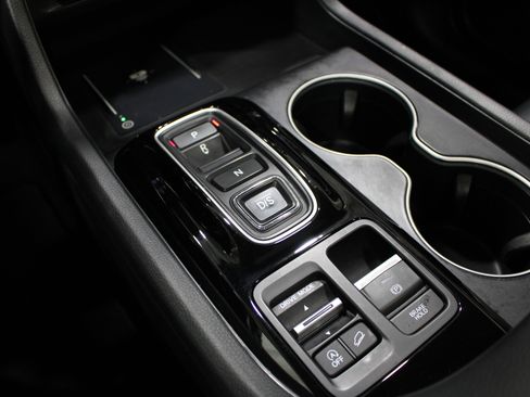 Used 2023 Honda Pilot Touring image 18