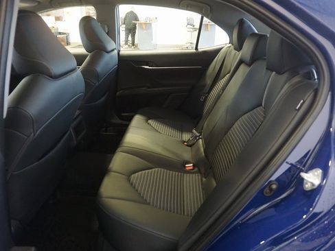 Used 2024 Toyota Camry SE w/ Convenience Package image 18