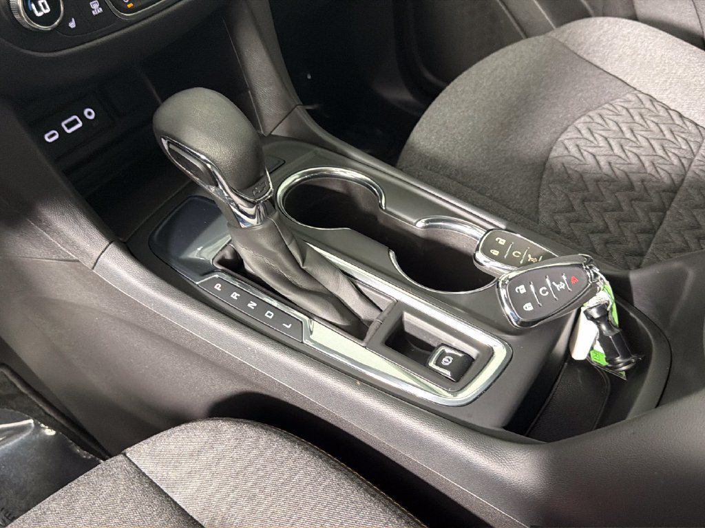 Used 2024 Chevrolet Equinox LT FWD image 23