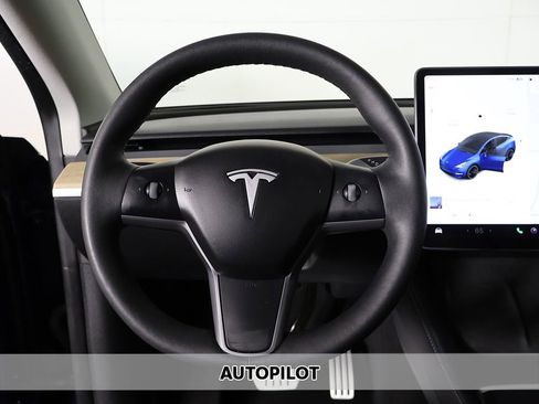 Used 2022 Tesla Model Y Performance AWD/4WD image 3
