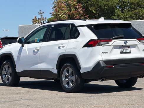 Used 2024 Toyota RAV4 XLE AWD/4WD image 7