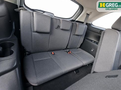 Used 2019 Toyota Highlander LE FWD image 13