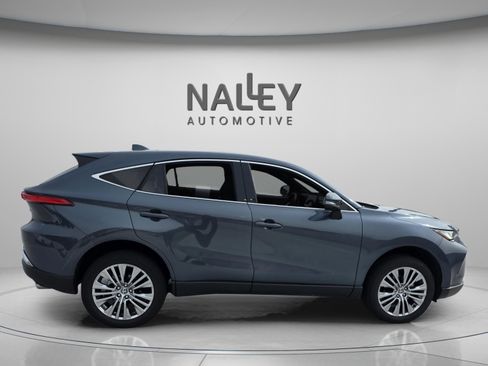 Used 2023 Toyota Venza Limited image 7