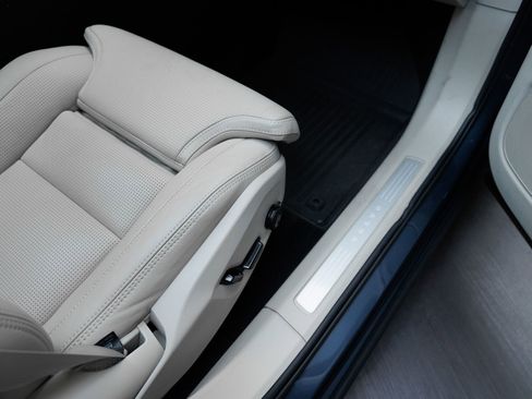 Used 2023 Volvo XC60 B5 Ultimate w/ Protection Package Premier FWD image 35