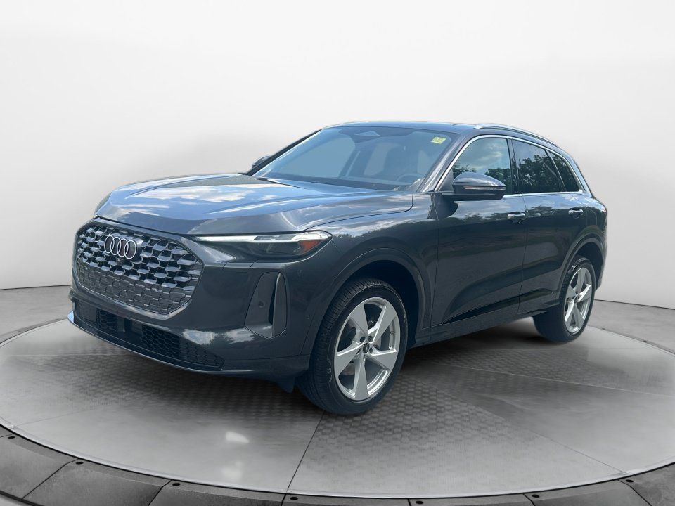 Certified 2025 Audi Q5 Premium Plus AWD/4WD image 3